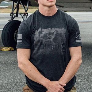 Grunt Style Patriotic Bombs Away Nose Art Club Military Style Men’s L Soft Tee